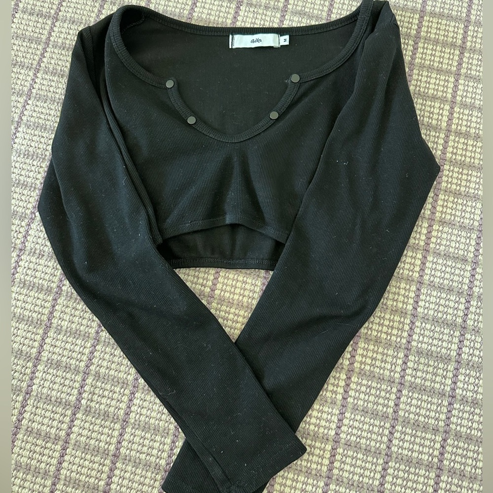 Adika cropped black long sleeve